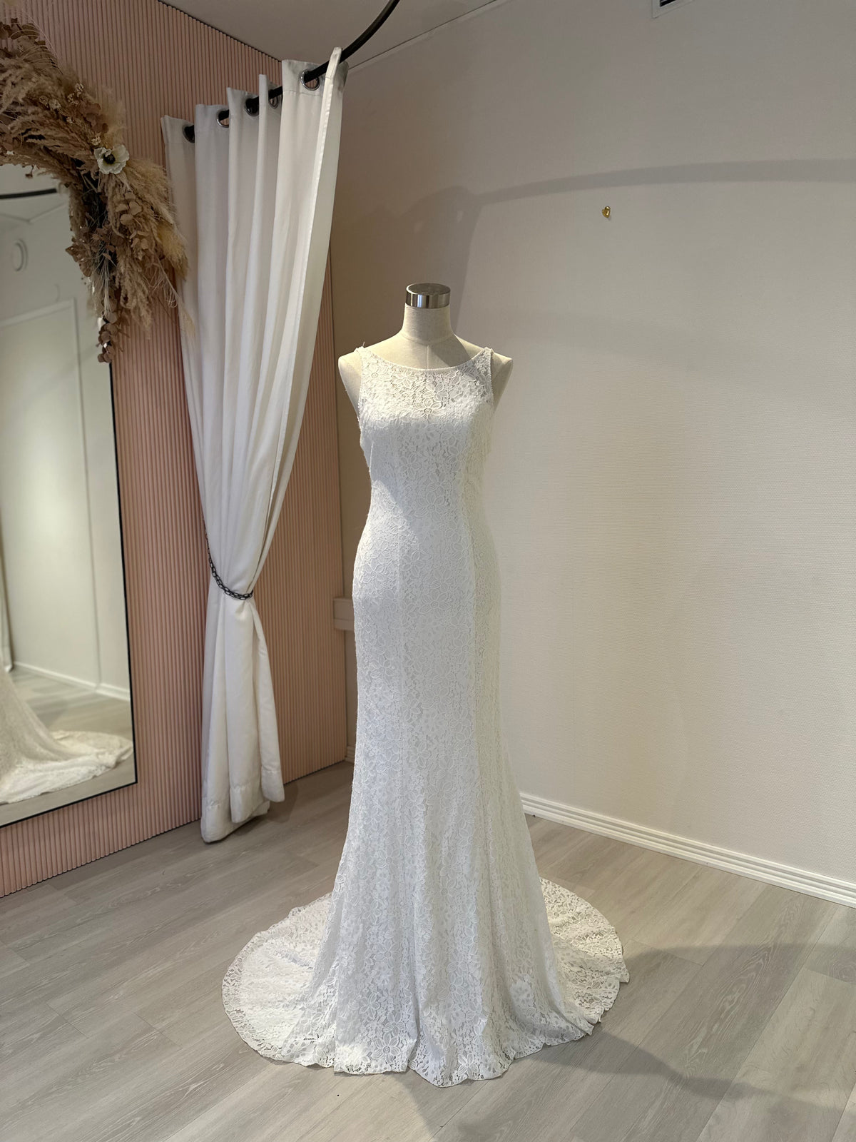 Tres Chic 22704