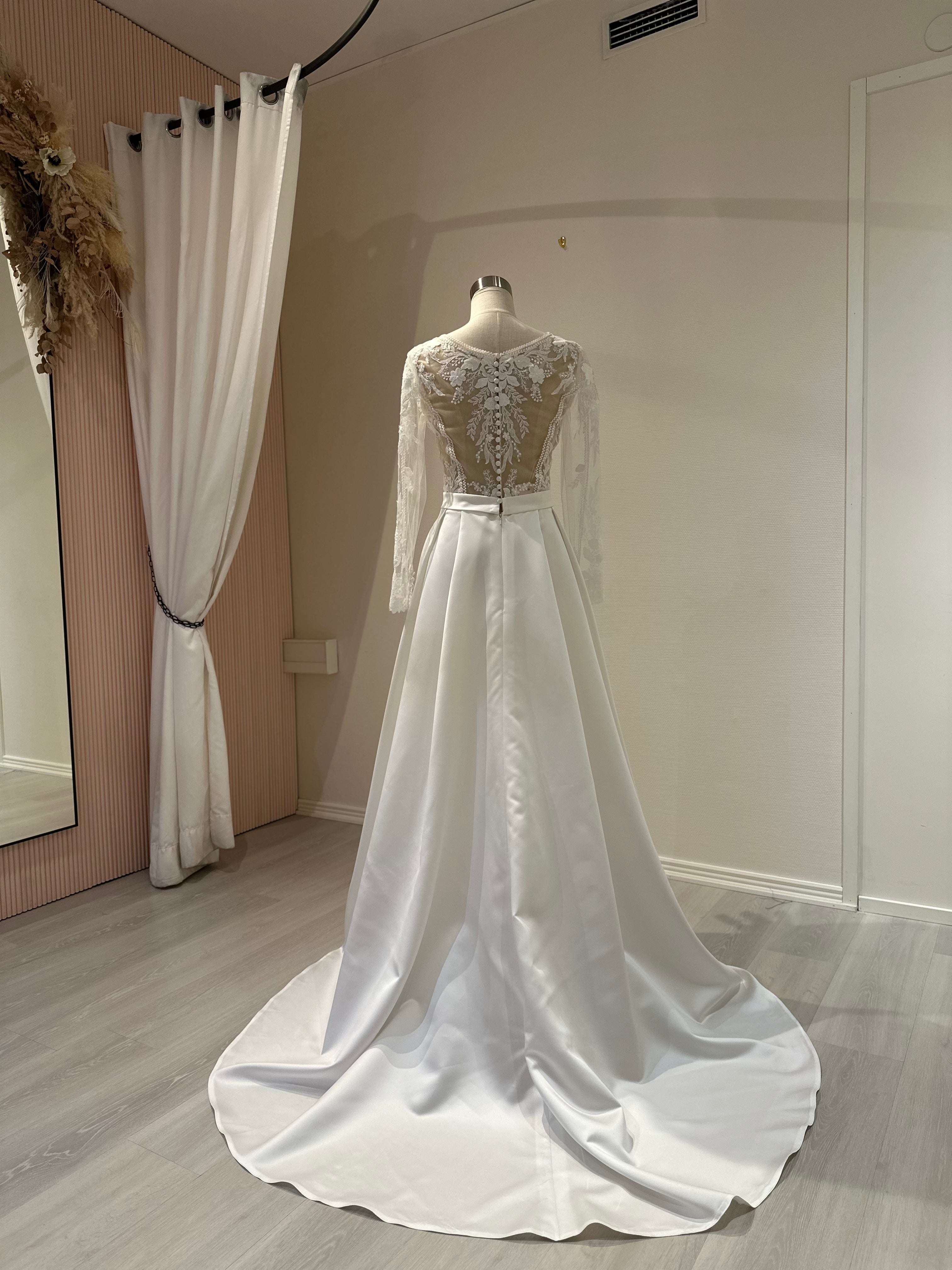 Tres Chic 22110